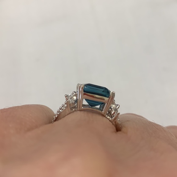 NWT JTV 5.95CT EMERALD CUT TEAL FLUORITE & .48CTW WHITE TOPAZ RING - Picture 3 of 8